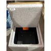 Image 4 : Thomasville Small Fabric Storage Ottoman