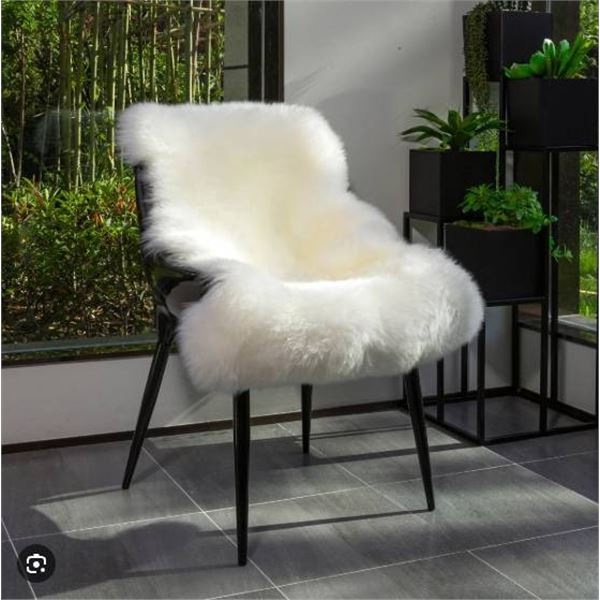 White Windward Faux Fur Rug Approximate Dimensions 3 x 5 Feet