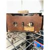 Image 3 : 1940’s Telechron Clock AM Radio Combo Model 8H67 Art Deco Brown