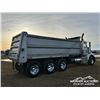 Image 3 : 2021 WESTERN STAR 4900SB TRI DRIVE DUMP TRUCK