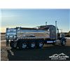 Image 3 : 2014 PETERBILT 367 TRI DRIVE SLEEPER DUMP TRUCK
