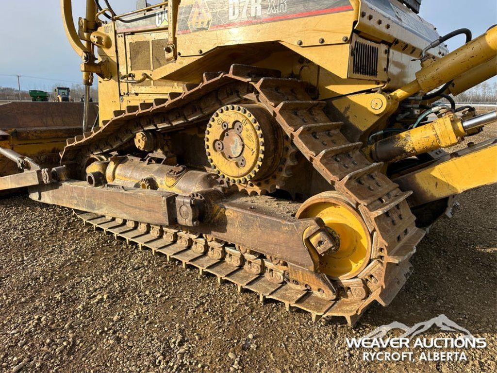 2006 CAT D7R XR SERIES II CRAWLER DOZER - Weaver Bros. Auctions Ltd.