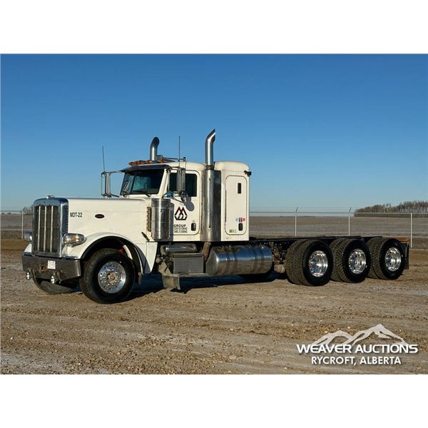 2009 PETERBILT 389 TRI DRIVE SLEEPER CAB & CHASSIS
