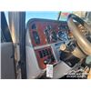Image 73 : 2009 PETERBILT 389 TRI DRIVE SLEEPER CAB & CHASSIS