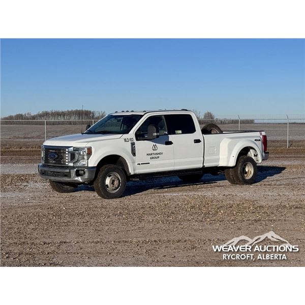 2022 FORD F350 XLT CREW CAB PICKUP