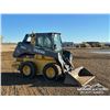 Image 2 : 2017 JOHN DEERE 330G 2-SPEED SKID STEER LOADER