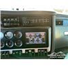 Image 20 : 2014 KENWORTH T800 TRI/A SLEEPER TRUCK TRACTOR