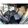 Image 9 : 2014 KENWORTH T800 TRI/A SLEEPER TRUCK TRACTOR