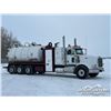 Image 2 : 2013 PETERBILT 367 TRI/A SLEEPER COMBO VAC TRUCK