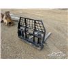 Image 3 : JOHN DEERE 4 FT. SKID STEER PALLET FORKS