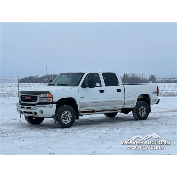 2005 GMC SIERRA 2500 CREW CAB PICKUP