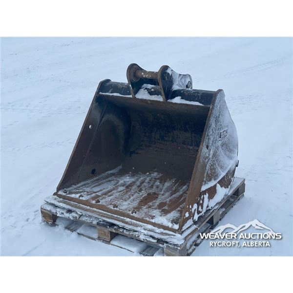 WBM 44 IN. CLEAN OUT BUCKET