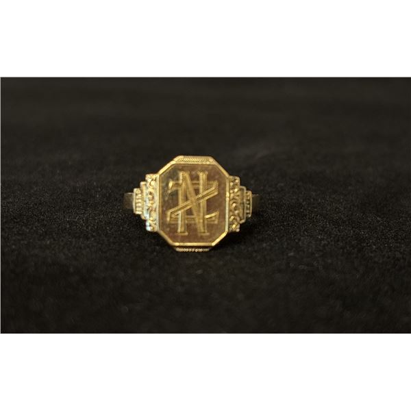 APPROX 14K MENS SIGNET RING (4.1G)
