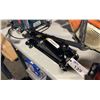 Image 1 : BLACK JACK 2 TON MOBILE HYDRAULIC FLOOR JACK