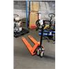 Image 2 : ORANGE 5000 LBS CAPACITY INDUSTRIAL MOBILE PALLET JACK