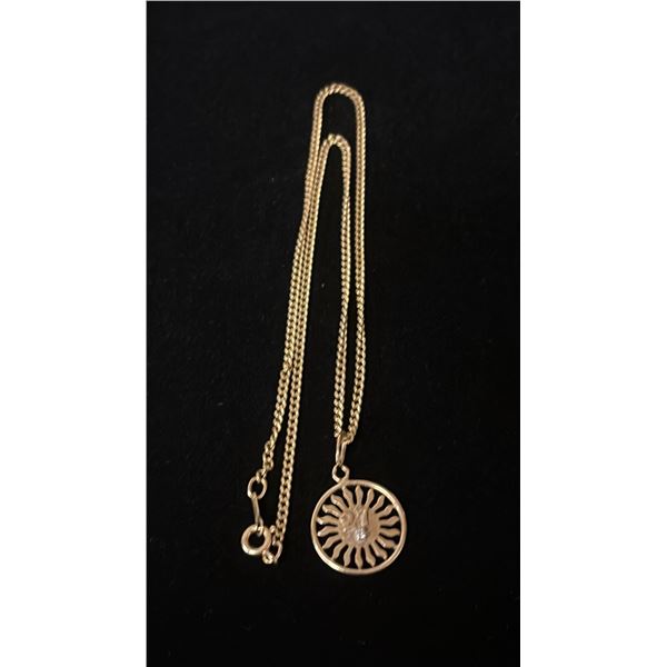 APPROX 10K CHAIN (18") WITH APPROX 10K PENDANT SET WITH DIAMOND (7.4G)