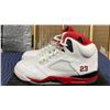Image 2 : PAIR OF NIKE AIR JORDAN 5 RETRO "FIRE RED" SIZE M11.5 *AUTHENTICITY UNKNOWN*