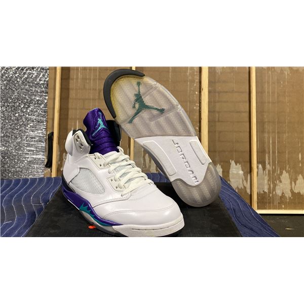 PAIR OF NIKE AIR JORDAN 5 RETRO "GRAPE" SIZE M12 *AUTHENTICITY UNKNOWN*