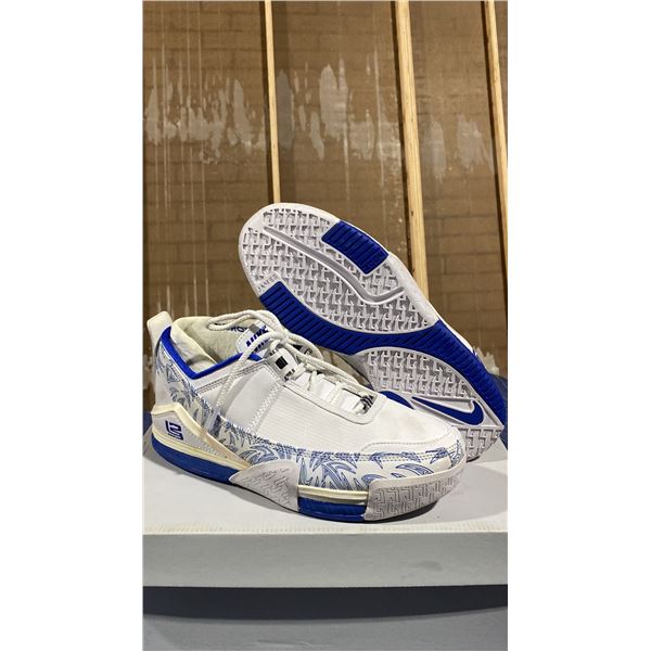PAIR OF NIKE LEBRON 11 LOW "CHINA" SIZE M10 *AUTHENTICITY UNKNOWN*