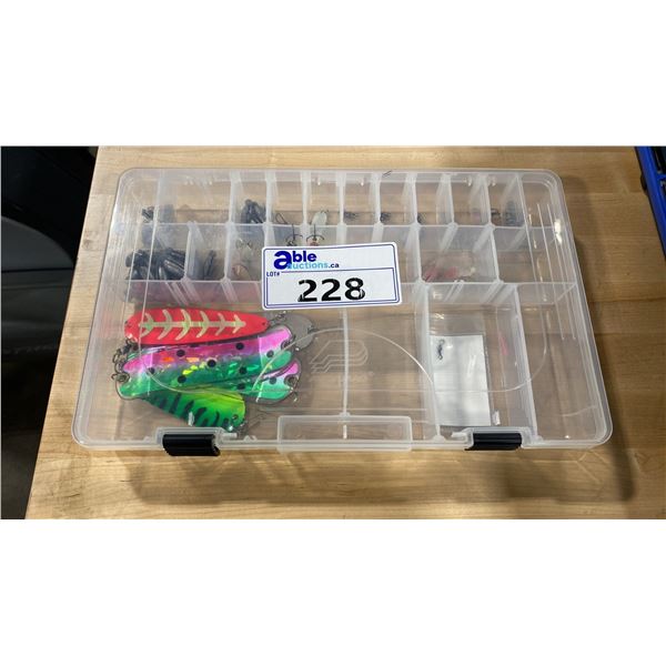 PLANO CLEAR PLASTIC SORTING CASE WITH ASSORTED NEW FISHING LURES / HOOKS / SPINNERS *SORTING CASE
