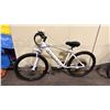 Image 2 : COUNTRY RIDER WHITE 21 SPEED ELECTRIC BIKE WITH FULL DISC BRAKES *NO KEY, NO CHARGER*