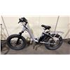 Image 2 : IZIP JUICE XL SILVER 7 SPEED ELECTRIC BIKE WITH FULL DISC BRAKES *NO CHARGER, NO KEY, BATTERY NEEDS