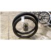 Image 3 : ISINWHEEL WHITE 7 SPEED FRONT SUSPENSION ELECTRIC BIKE WITH FULL DISC BRAKES *MISSING FRONT WHEEL