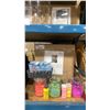 Image 1 : BOX OF AQUARIUM FLOWERS & ASSORTED JARS OF GLITTER