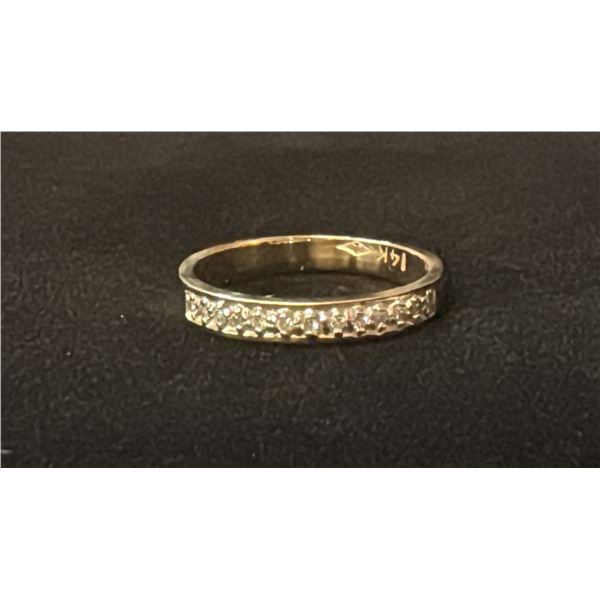 APPROX 14K LADIES RING SET WITH DIAMONDS (2.1G)
