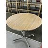 Image 3 : Chrome & Beige Drop Leaf Kitchen Table