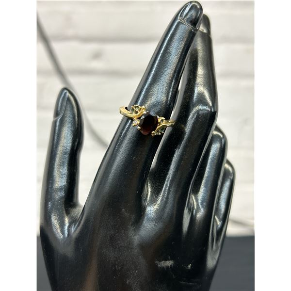 Gold Coloured Ladies Ring w 1 Red Stone & 1 Clear Stone (missing 5 stones)