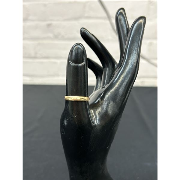 10-14k Gold Tested Yellow Gold Band, Ladies Ring Size 8 approx 1.7grams