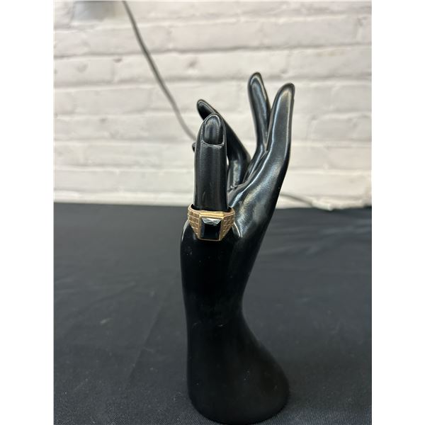 10k Gold Men's Dinner Ring approx 7.9 grams total weight with Natural Cut Blood Stone Size 12