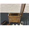 Image 4 : Vintage Shoe Shine Box with Brushes / Accessories
