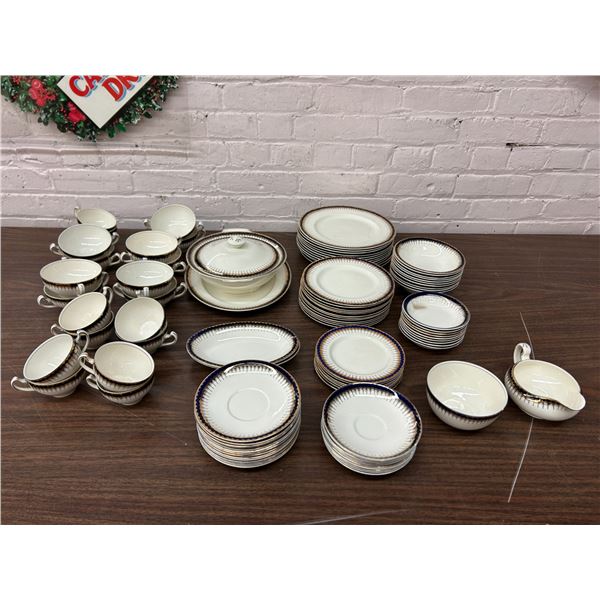 99pcs Alfred Meakin "Bleu de Roi"  18k Gold Royal Majesty Dining Set