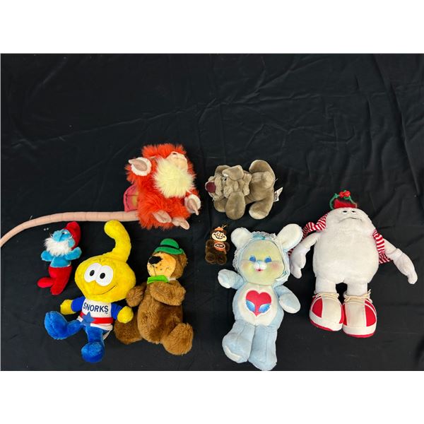 Lot of 8 Vintage Plush Toys Wrinkles, Smurfs, A&W, Etc