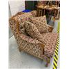 Image 3 : Vintage Ornate Upholstered Lounge / Sitting Chair with Wooden Trim Detail, Claw Foot