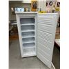 Image 3 : Frigidaire Stand Up / Upright Freezer