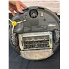 Image 4 : iRobot Roomba. Complete with charger