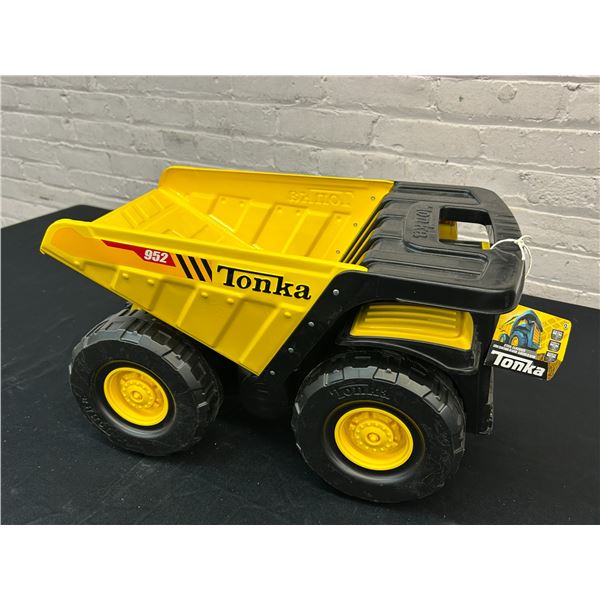 Tonka 952 Steel Classics Toy Truck w Tag 12" tall 18" long