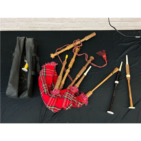 Bagpipes with Carry Case, Extra Mouthpieces