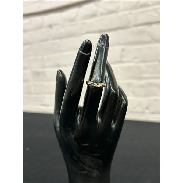 10k Gold Ring Size 6.5, 3 Small Diamonds approx 1.2grams