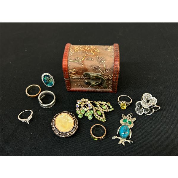 Small Box of Costume Jewelry Brooch, Rings, Pendant