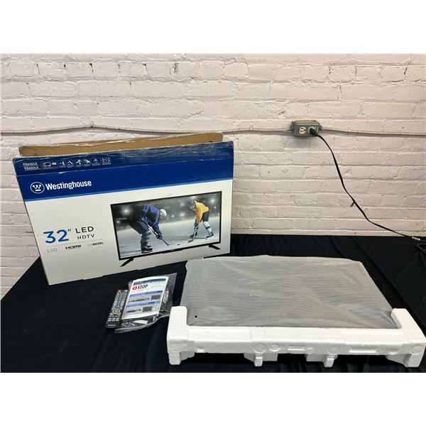 Westinghouse 32" LED HDTV w Box and Remote