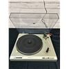 Image 1 : Technics Turntable Record Player SL-B202