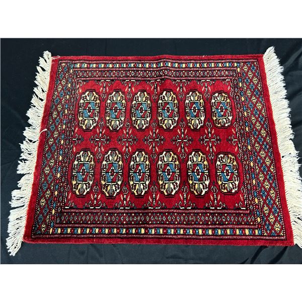 Persian Style Entryway Rug 28" x 24"