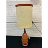 Image 3 : Ceramic Base Beige and Orange Table Lamp *works 40"