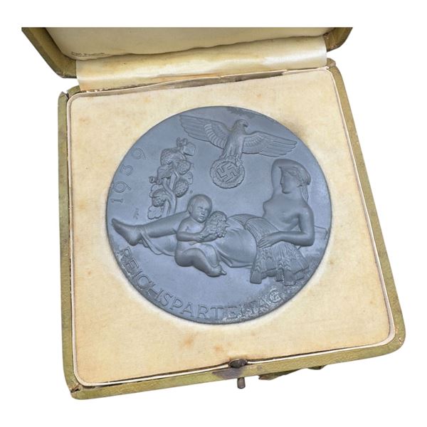 Third Reich Reichsparteitag 1939 Table Medal with Case