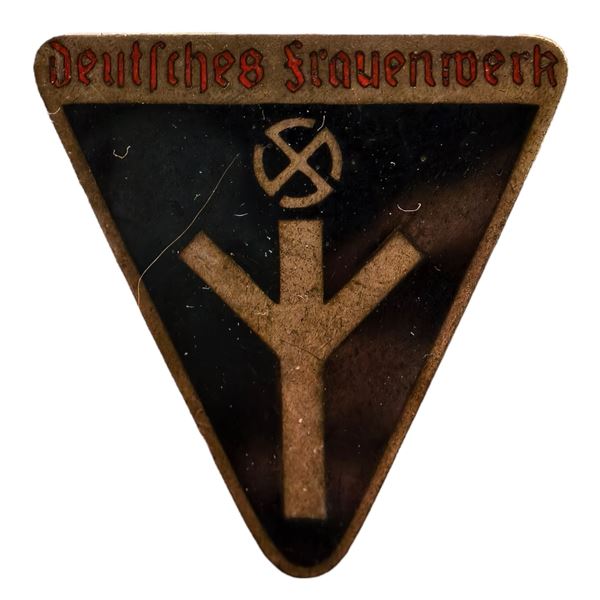 German WWII Deutsches Frauenwerk Badge