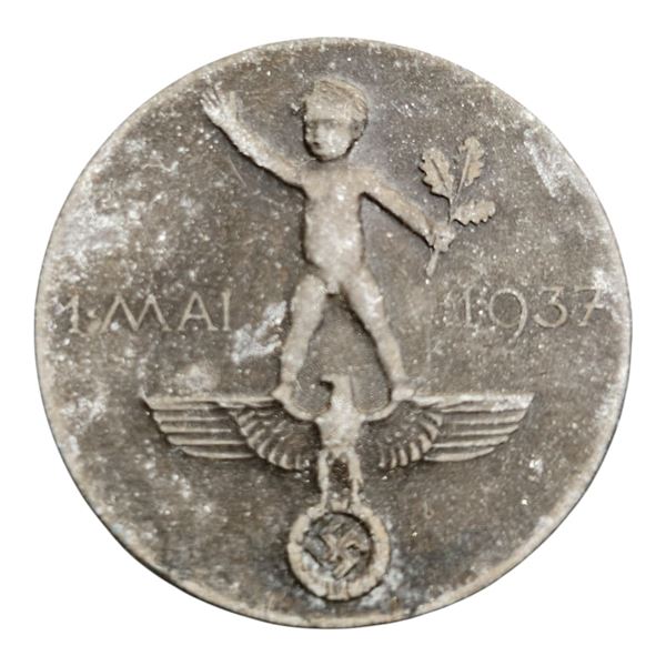 Third Reich 1 Mai 1937 Tinnie Badge